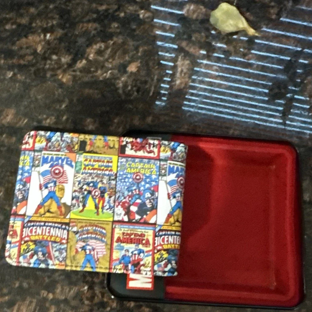 NWT Marvel Comics Slim Fold Men's Wallet Captain America - Limited Edition Box!